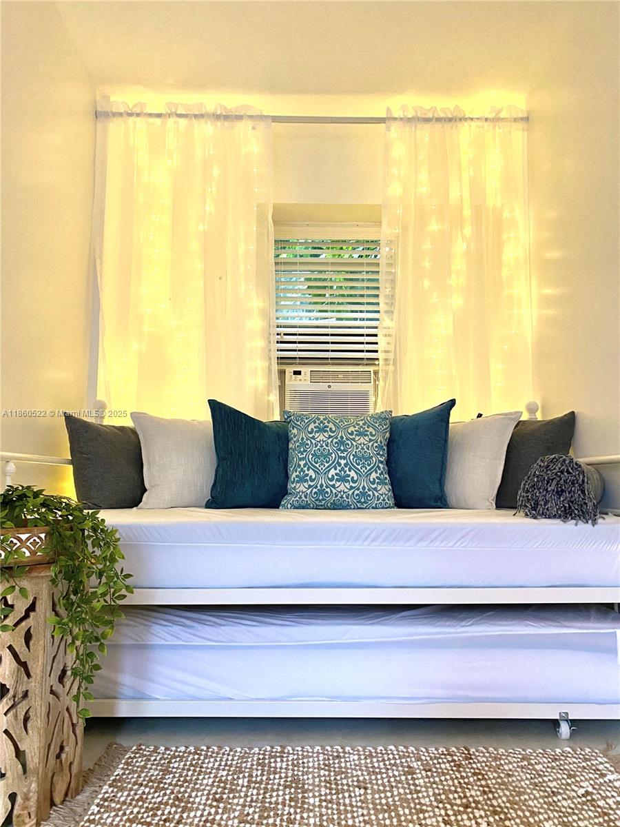 SHADOWLAWN - Residential Lease