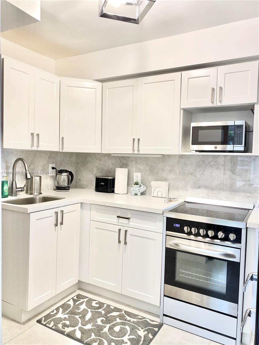 SHADOWLAWN - Residential Lease