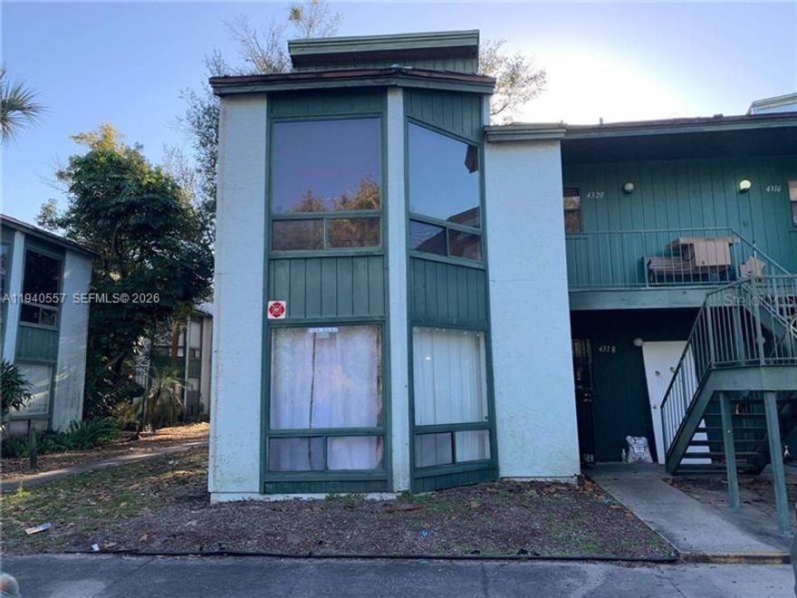 PRICED to sell!!! Motivated seller. condo near Millenia Mall, Universal Studios, shoppings and restaurants. Large one-bedroom model. Kitchen open to living room and dining area creating a spacious feel. UNIT IS RENTED.