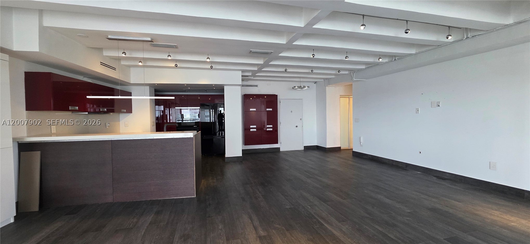 5255 Collins Ave 7G