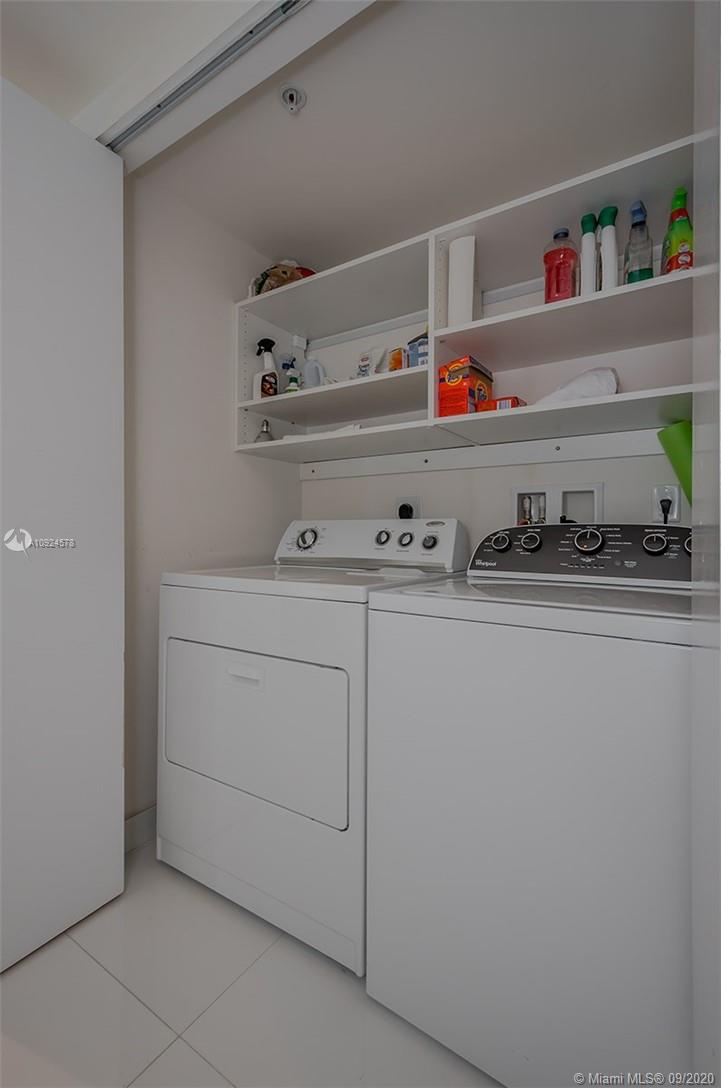 ST TROPEZ ON THE BAY - Residential