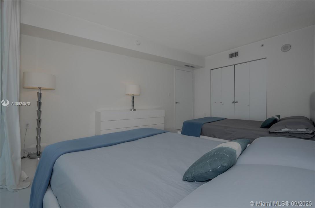 ST TROPEZ ON THE BAY - Residential