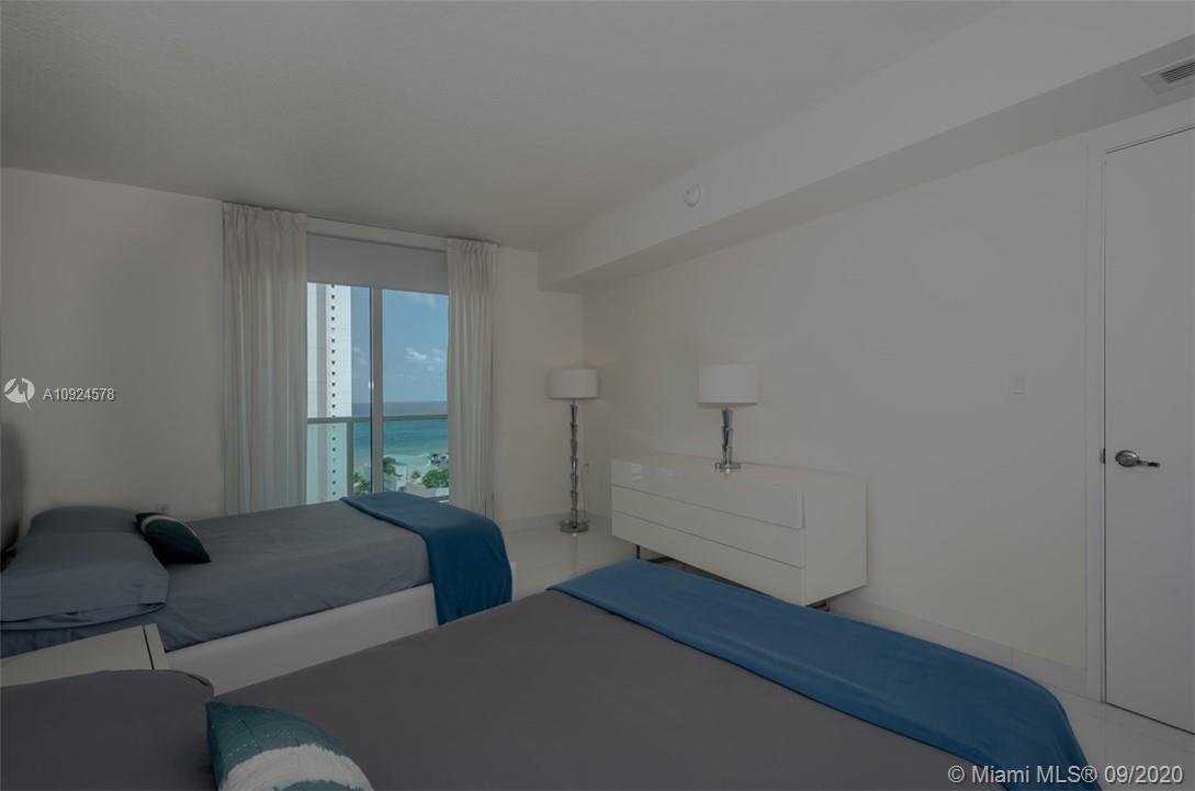 ST TROPEZ ON THE BAY - Residential