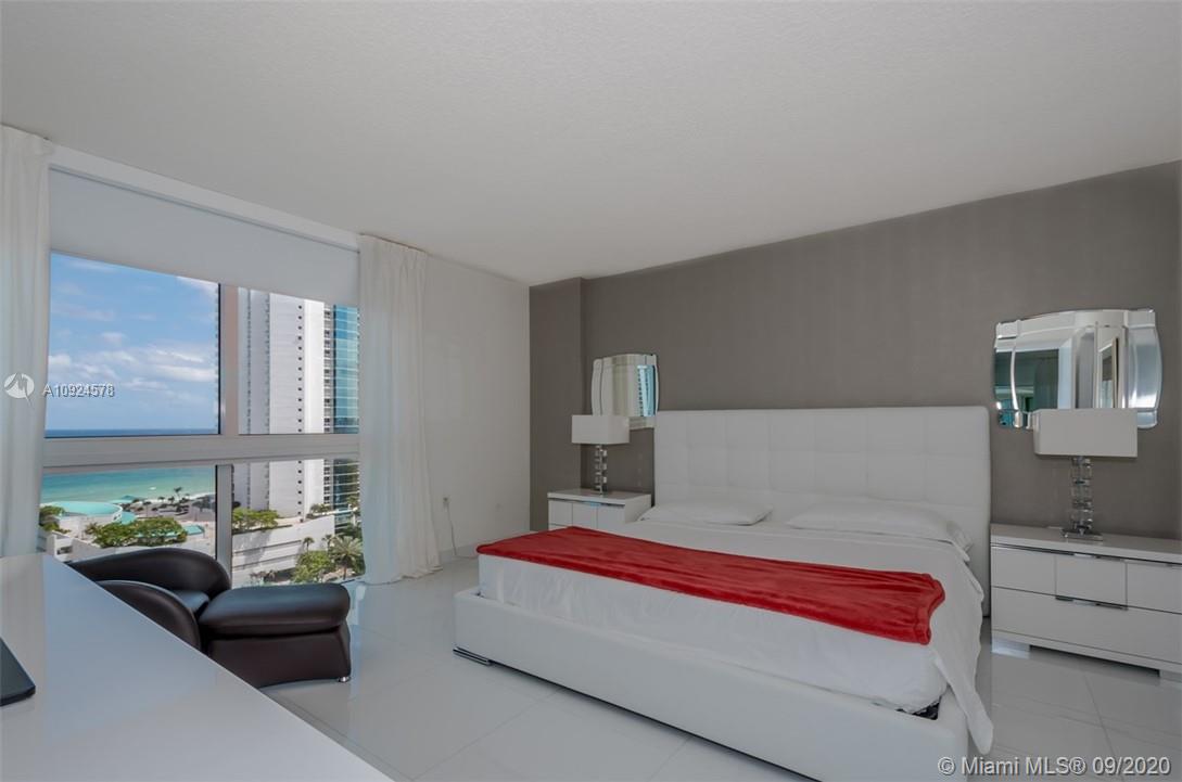 ST TROPEZ ON THE BAY - Residential