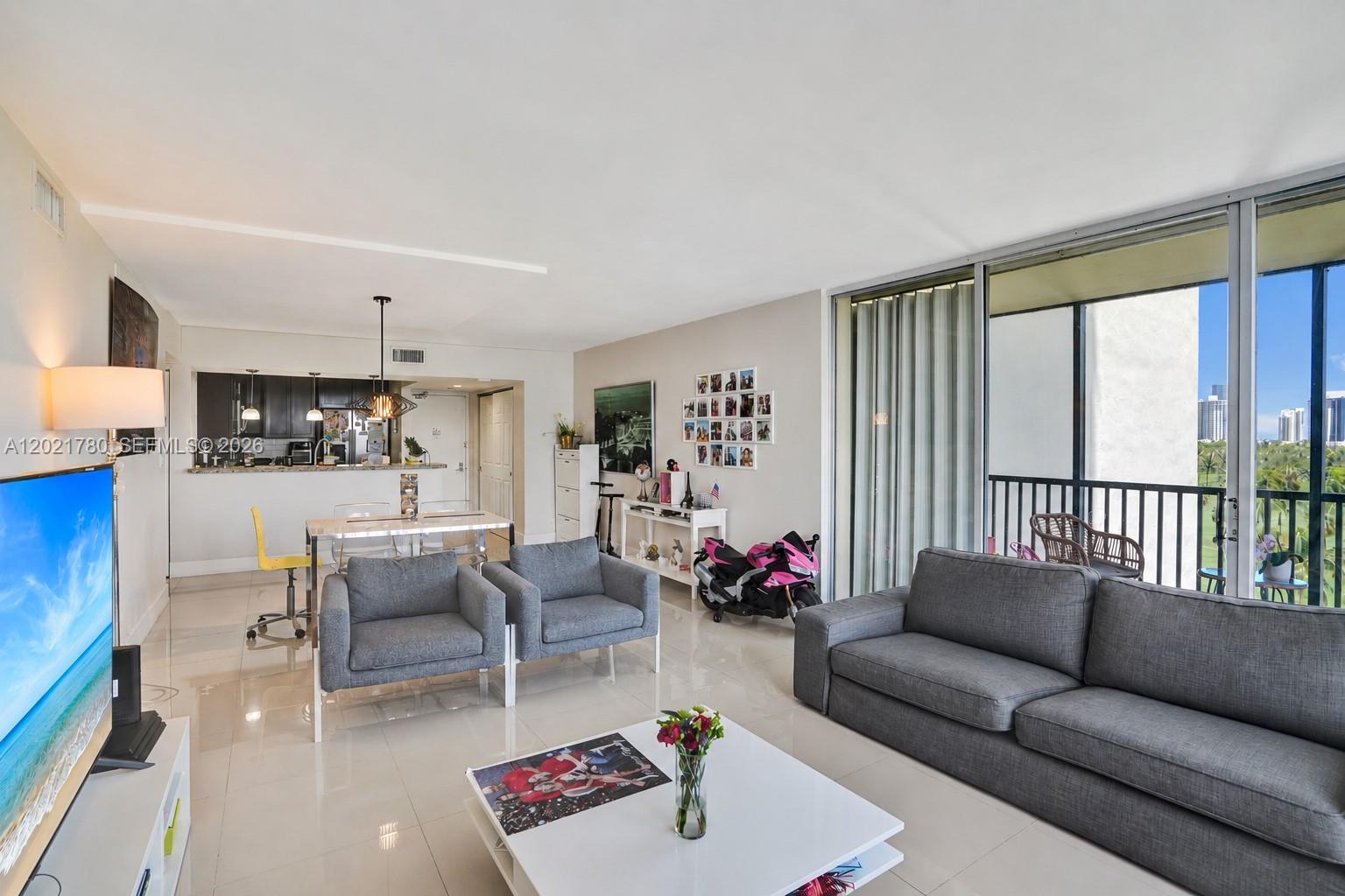 20335 W Country Club Dr 809