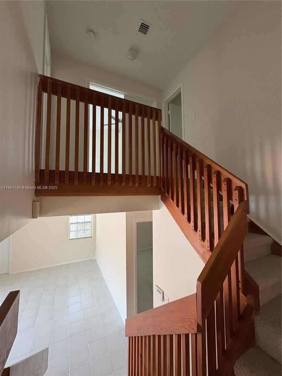 HOST CROSSINGS - Residential Lease