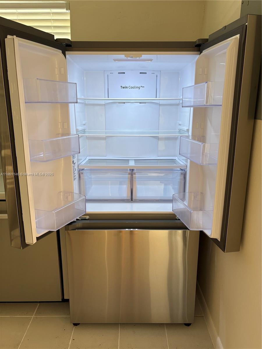 HOST CROSSINGS - Residential Lease