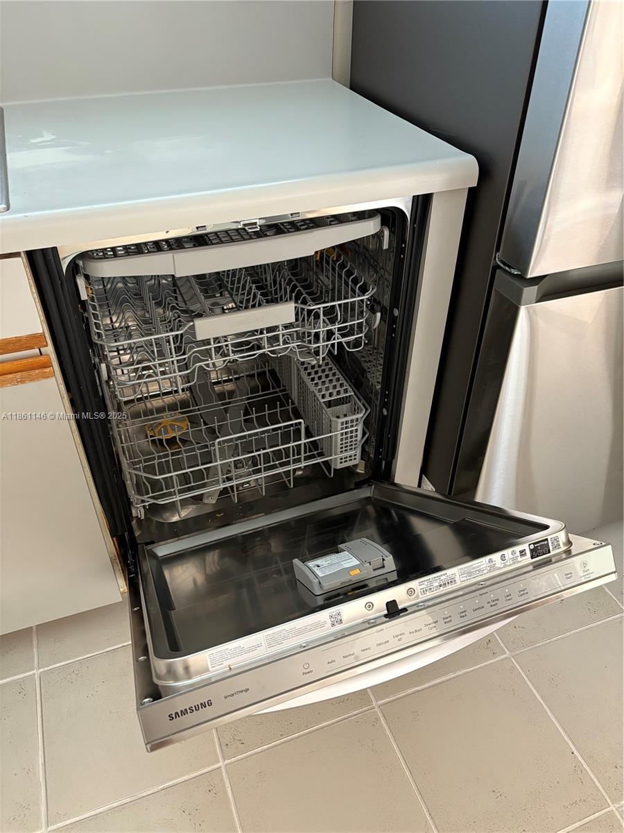 HOST CROSSINGS - Residential Lease