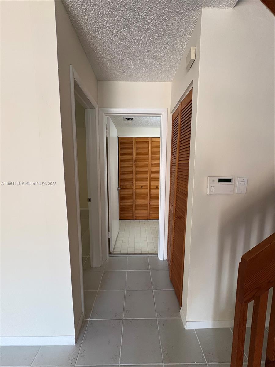 HOST CROSSINGS - Residential Lease