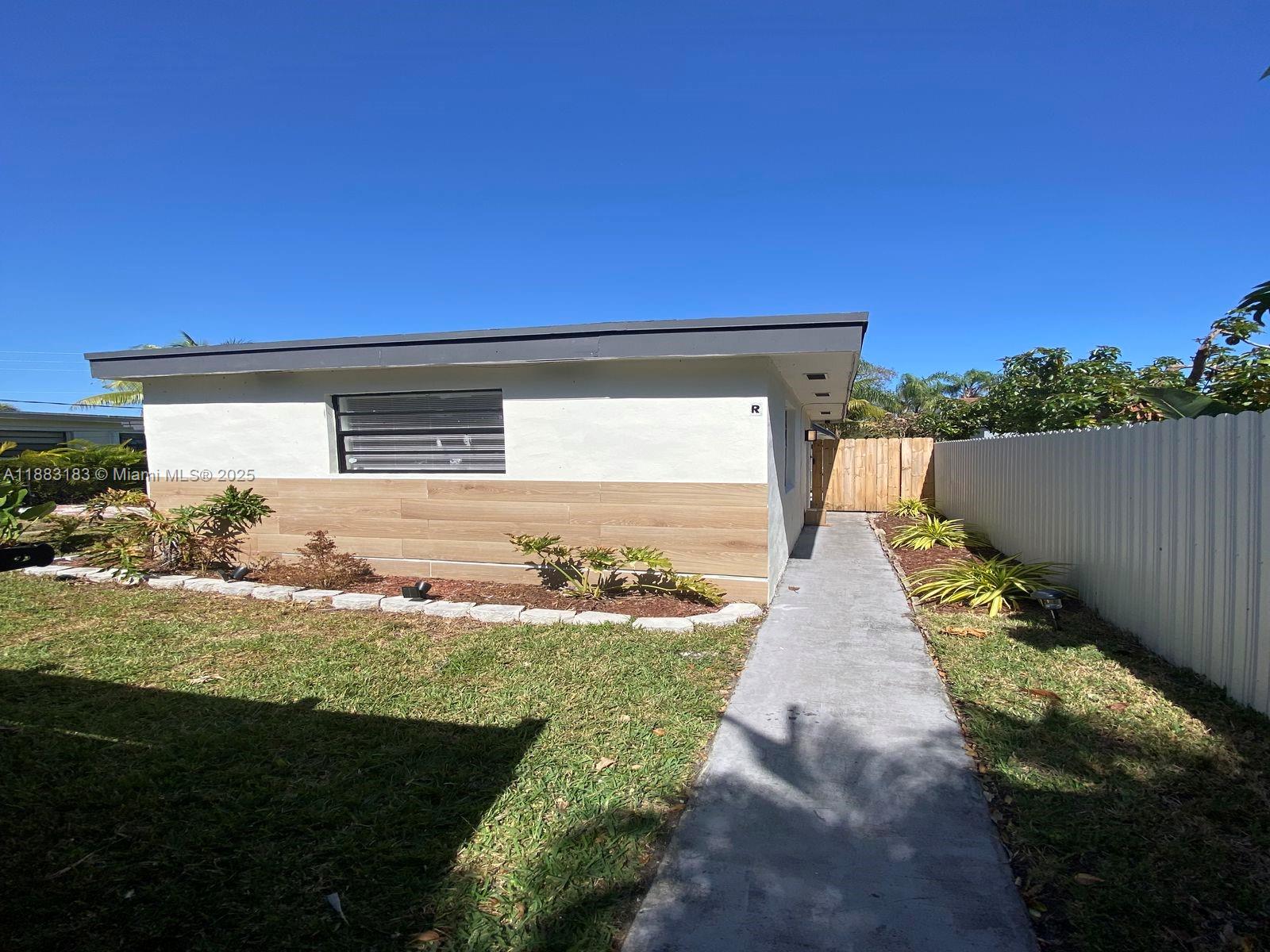 HOLLYWOOD BEACH GARDENS - Residential Income