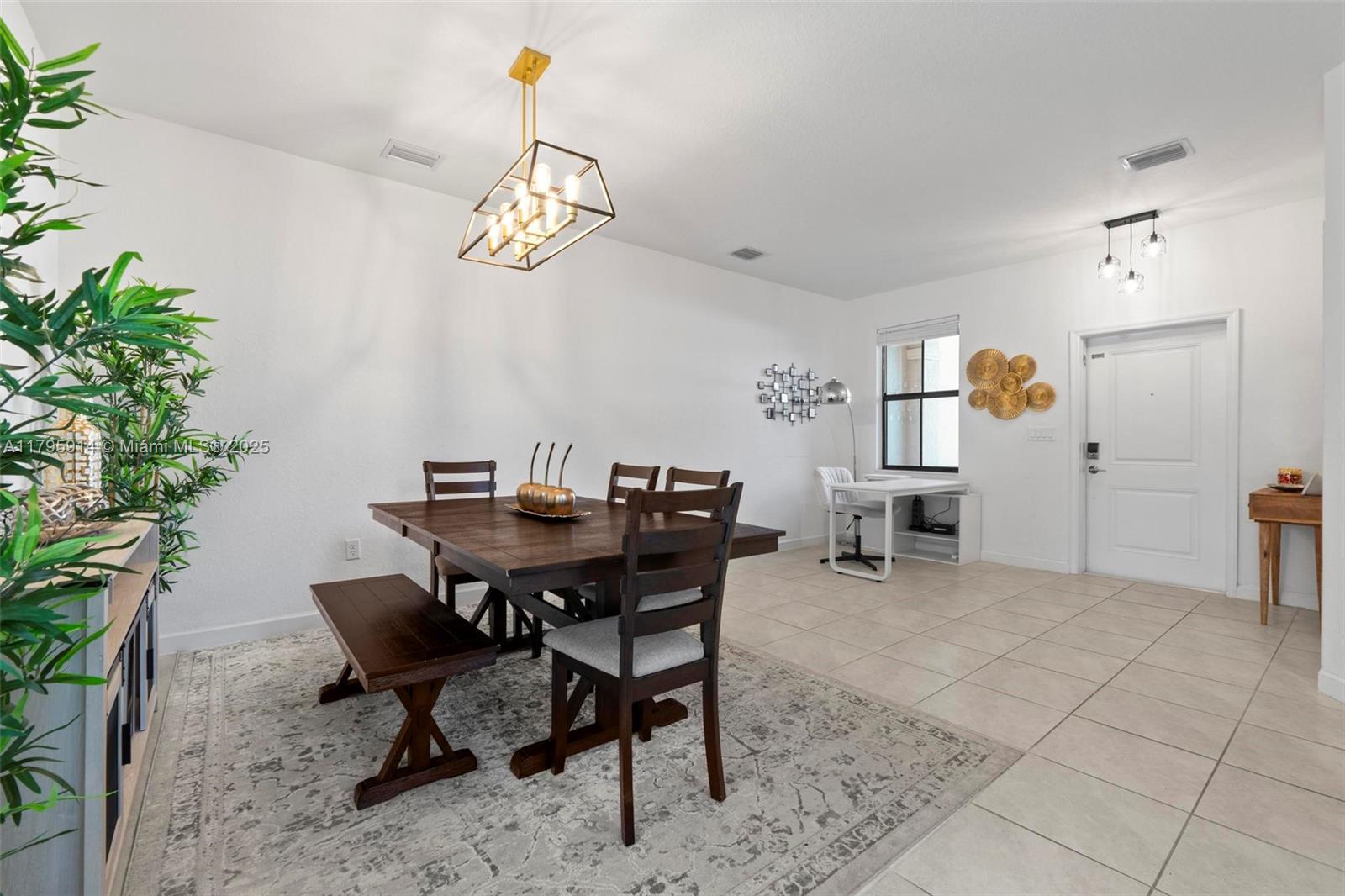 VISTA LAGO - Residential