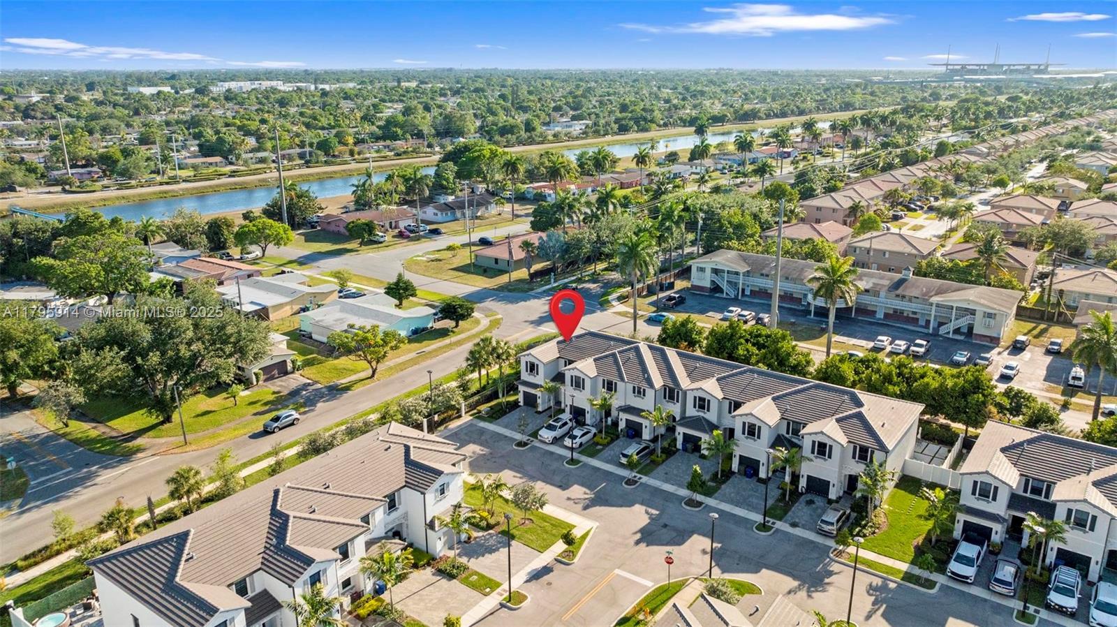 VISTA LAGO - Residential