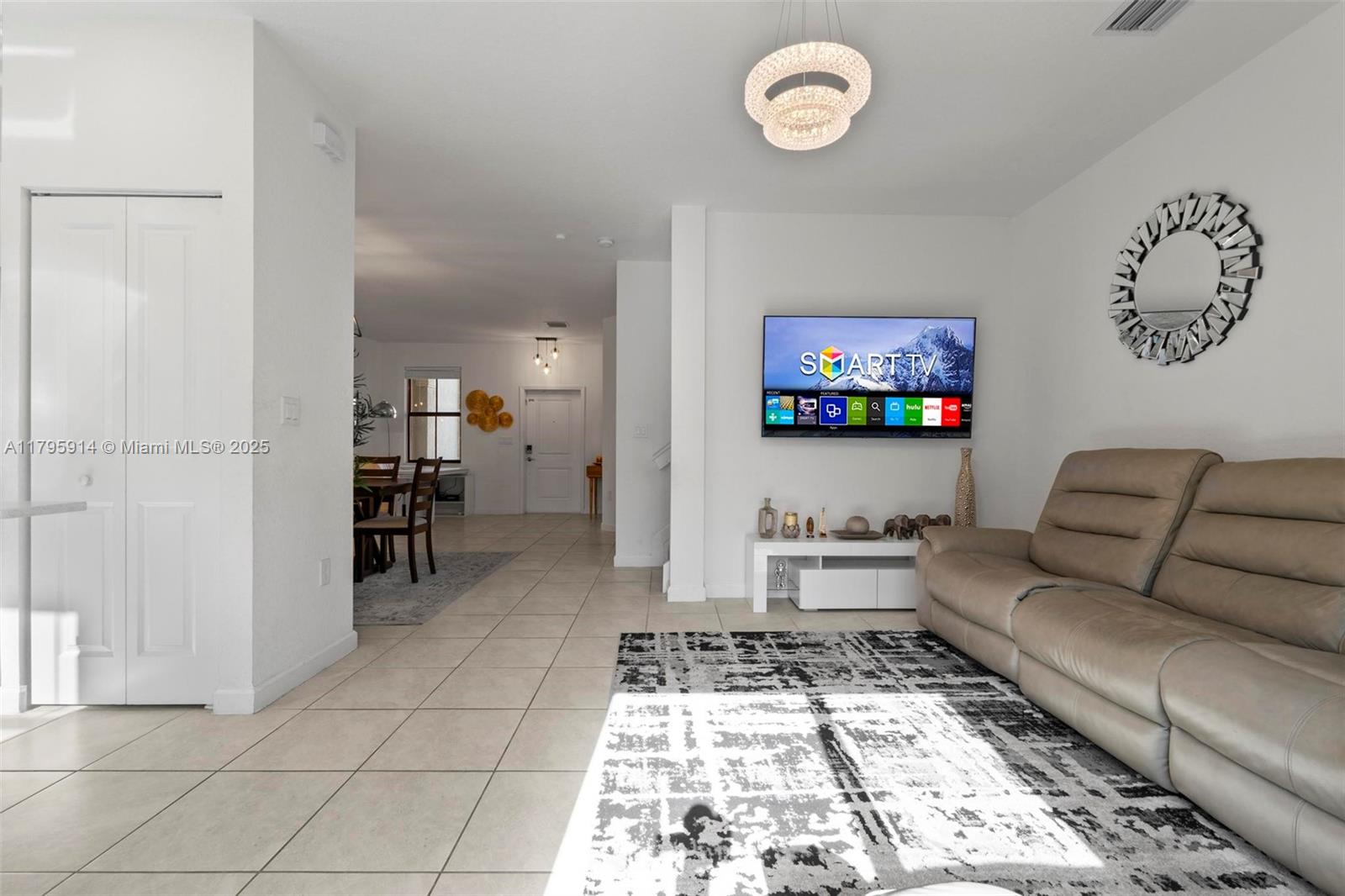 VISTA LAGO - Residential