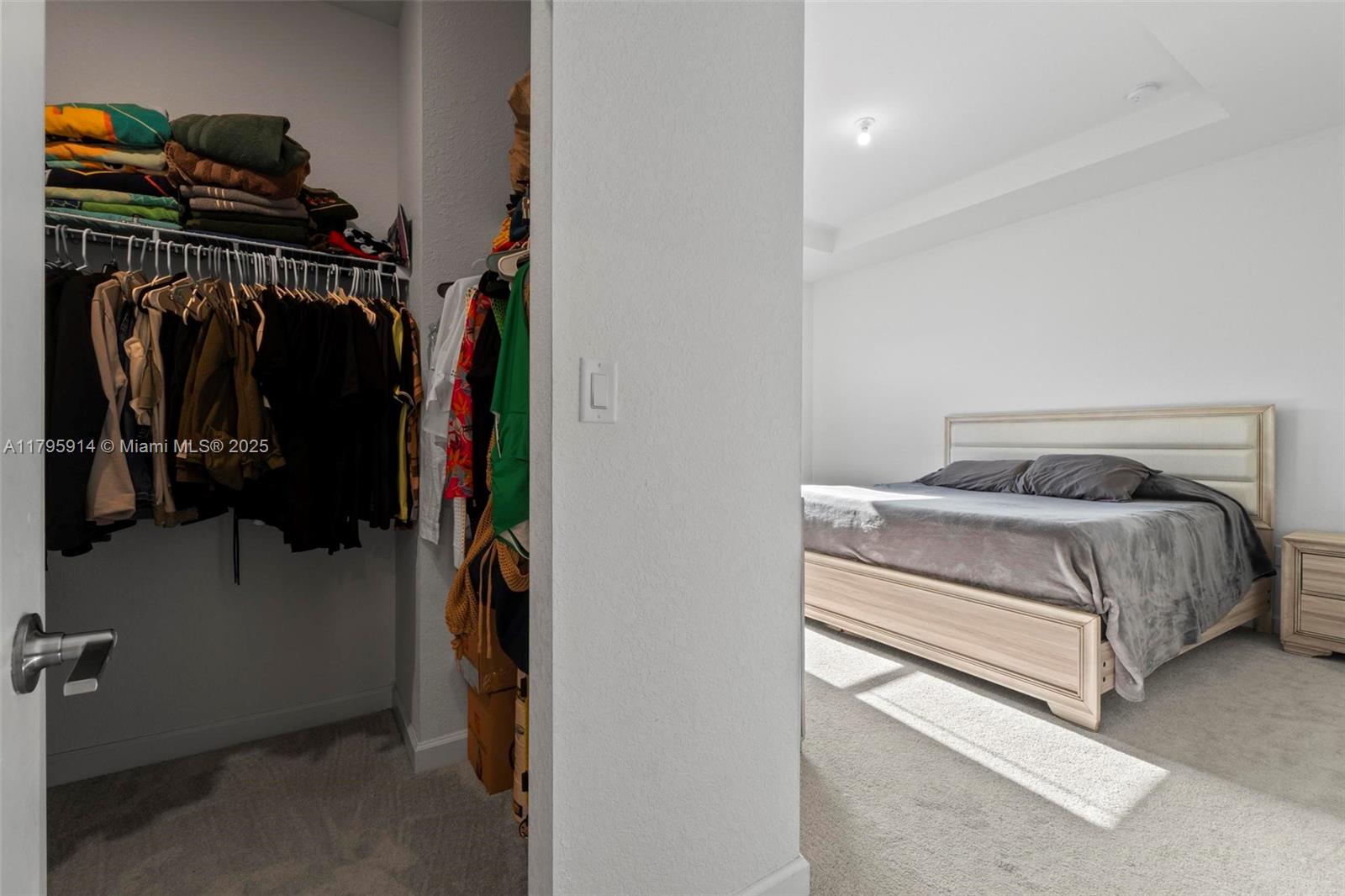 VISTA LAGO - Residential