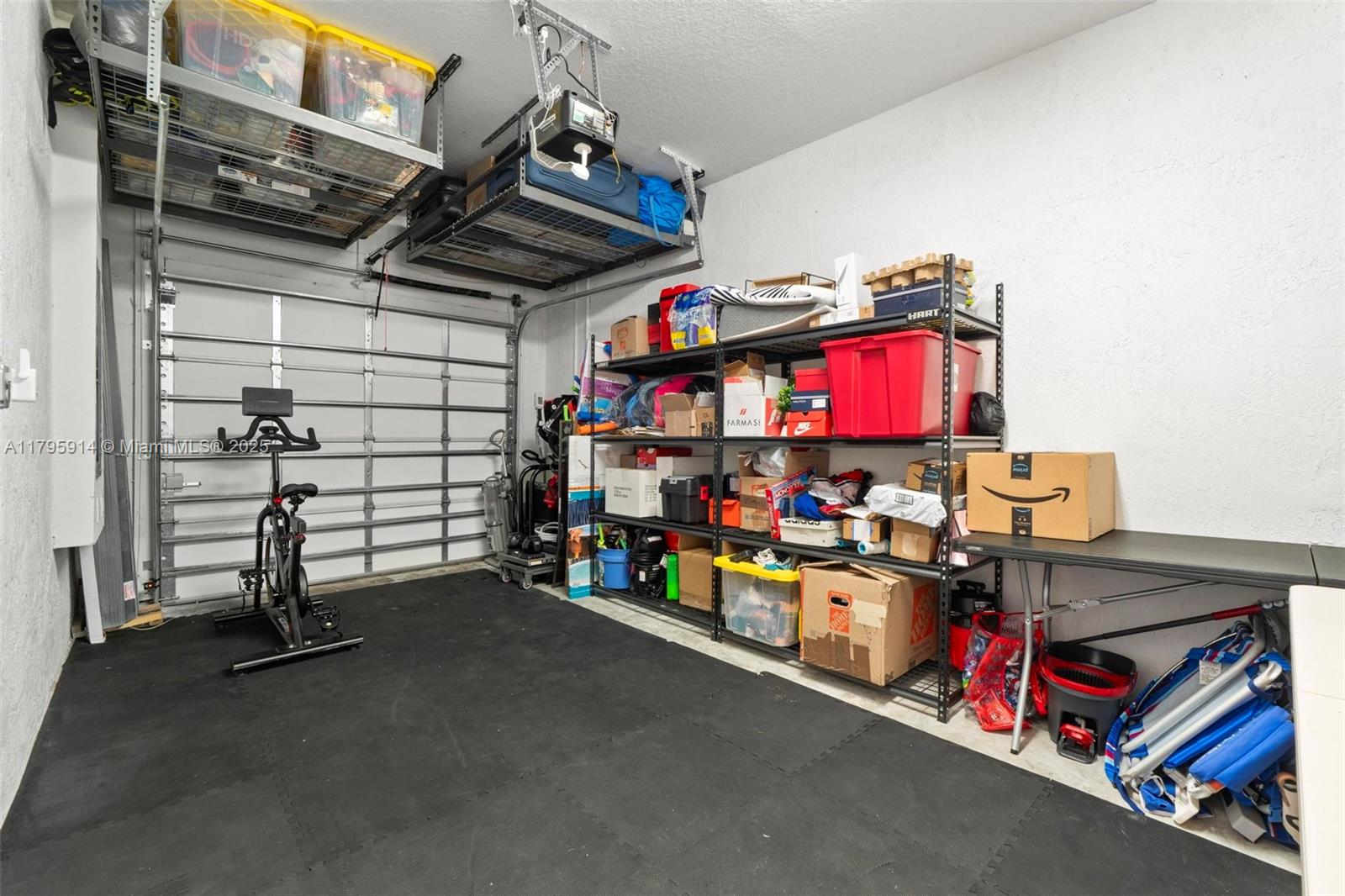 VISTA LAGO - Residential