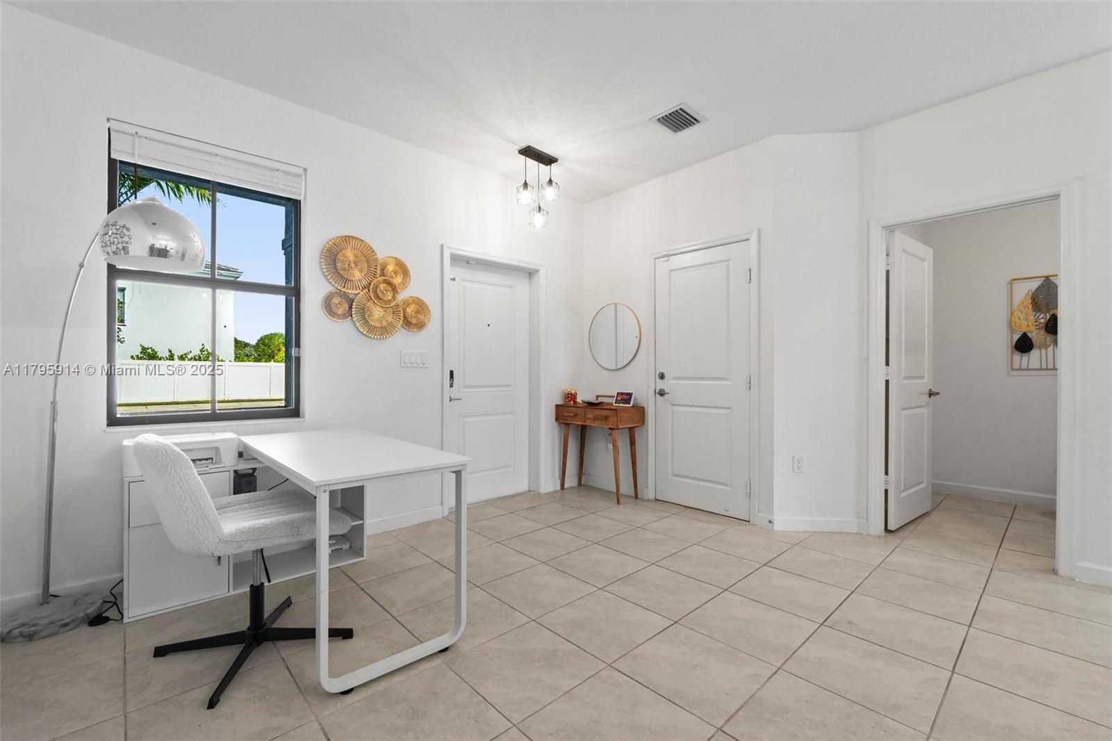 VISTA LAGO - Residential