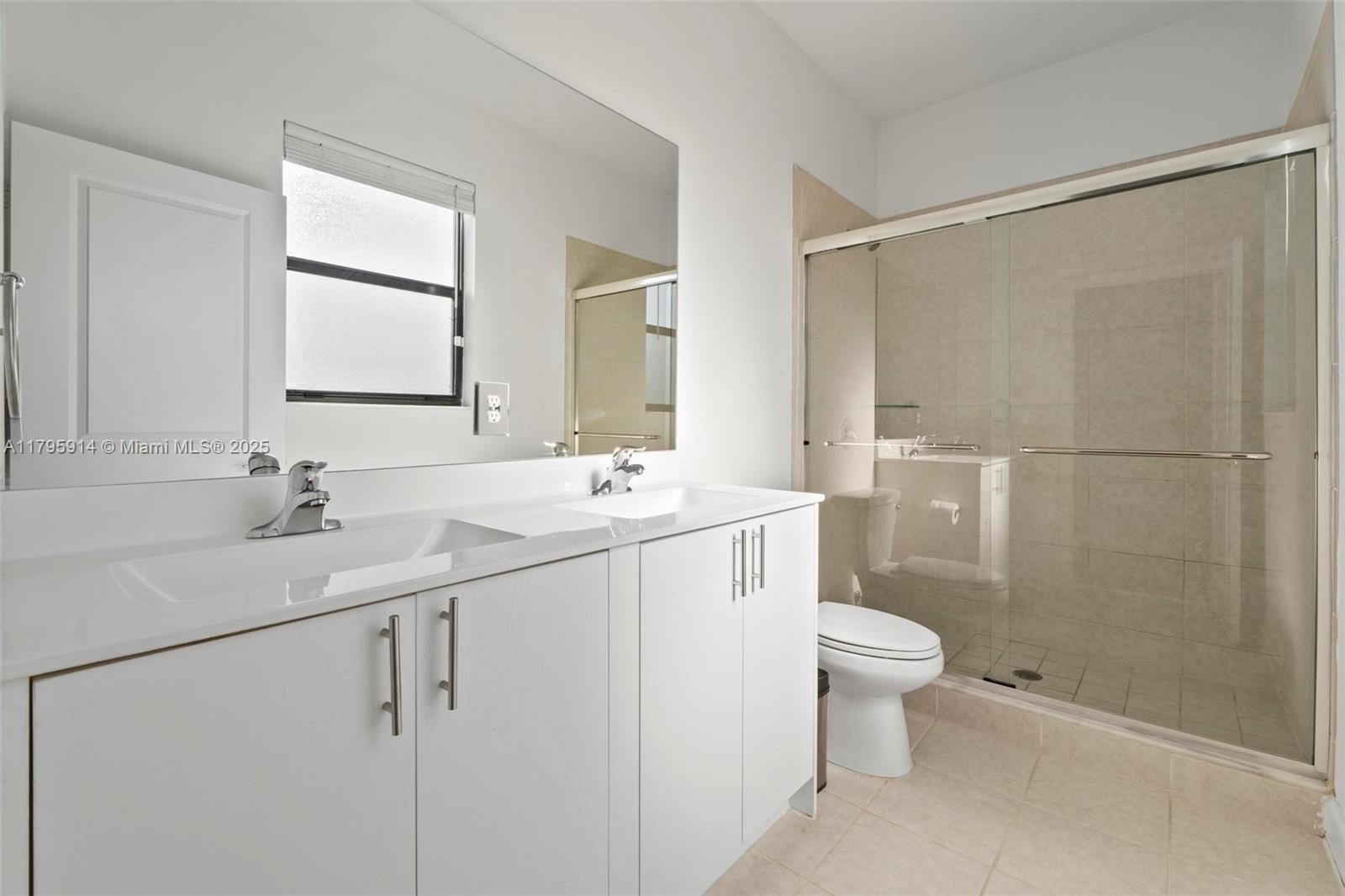 VISTA LAGO - Residential