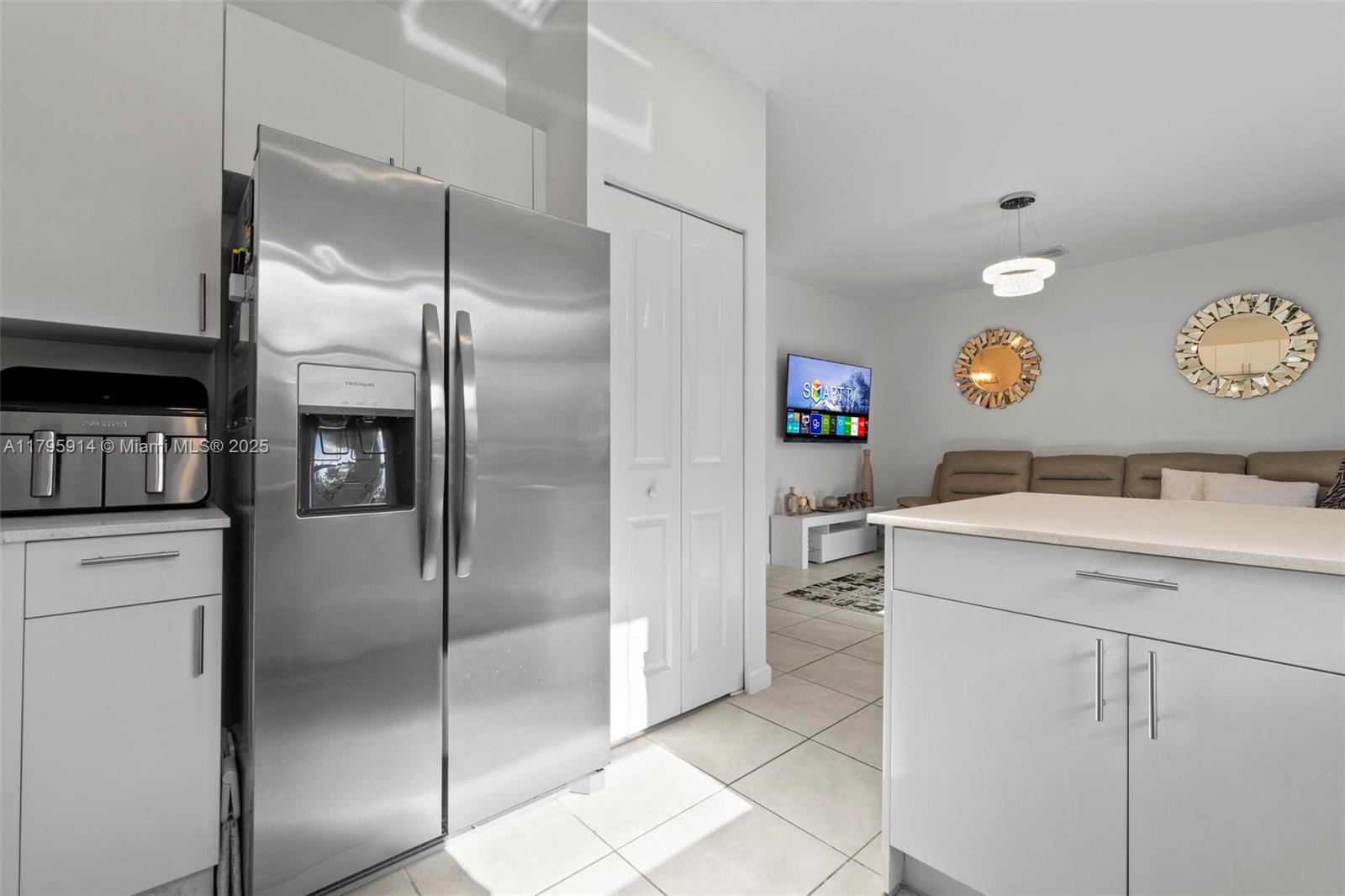 VISTA LAGO - Residential