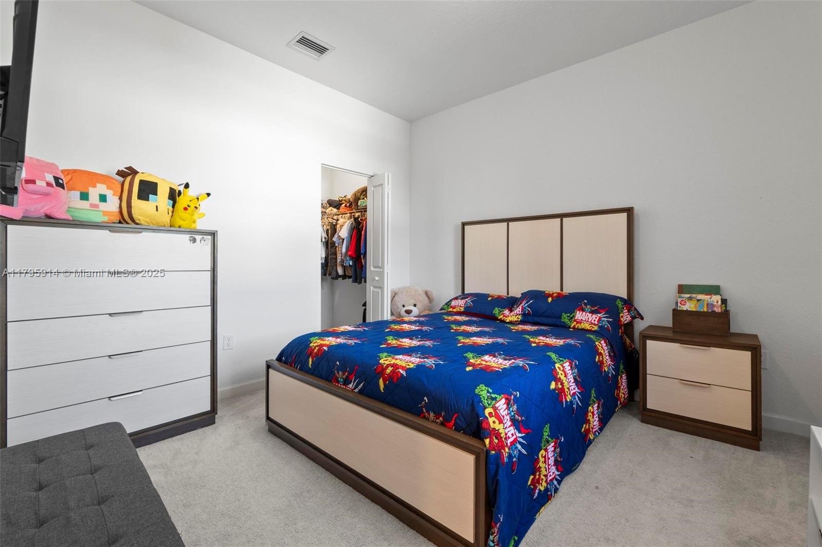 VISTA LAGO - Residential