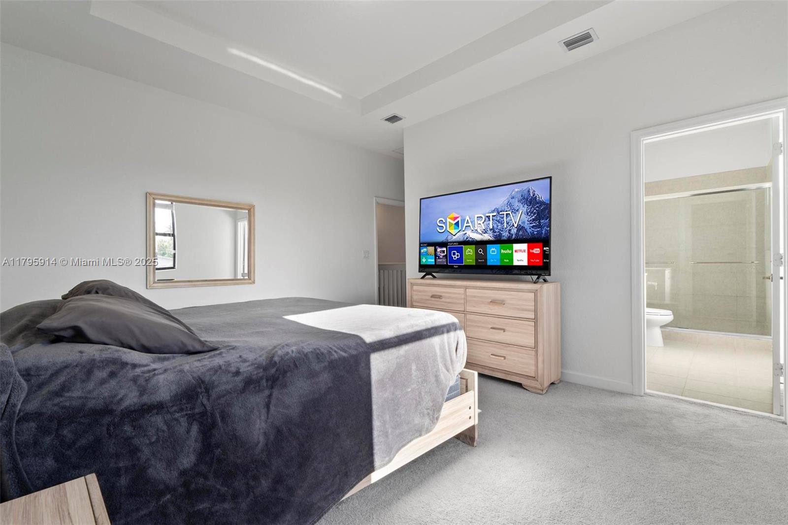 VISTA LAGO - Residential