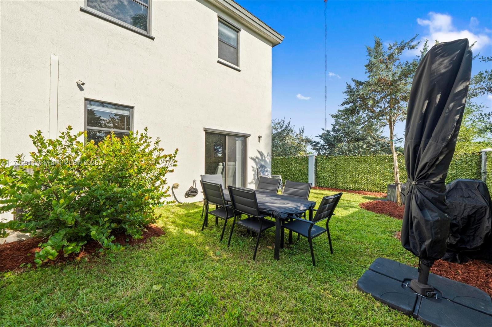 VISTA LAGO - Residential