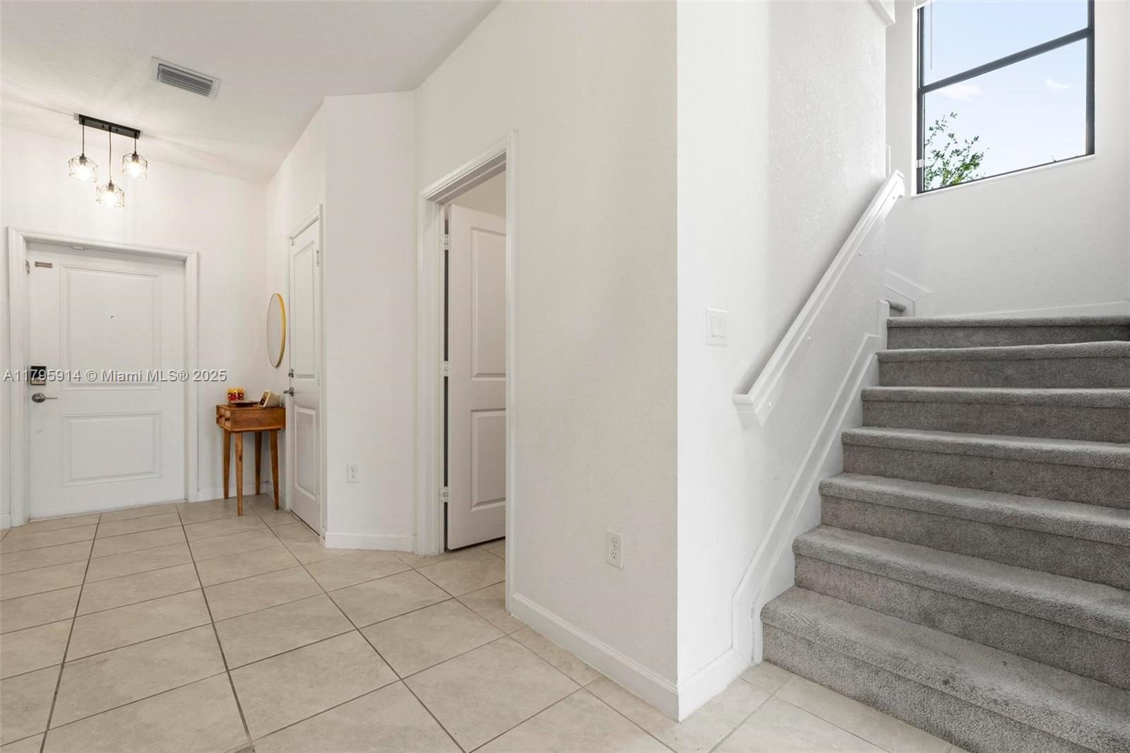 VISTA LAGO - Residential