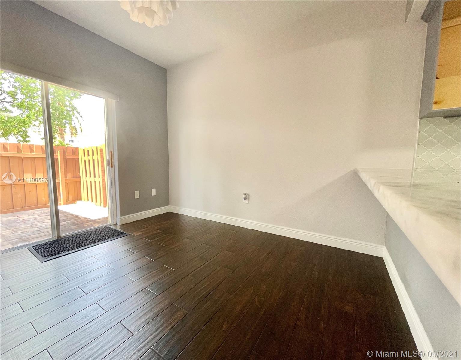 TROPICAL LANDINGS CONDO - Residential Lease