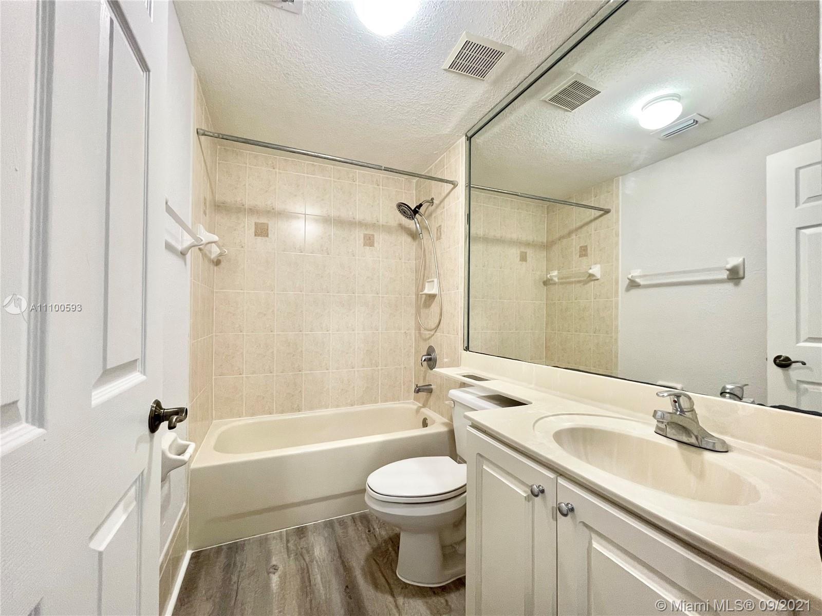 TROPICAL LANDINGS CONDO - Residential Lease