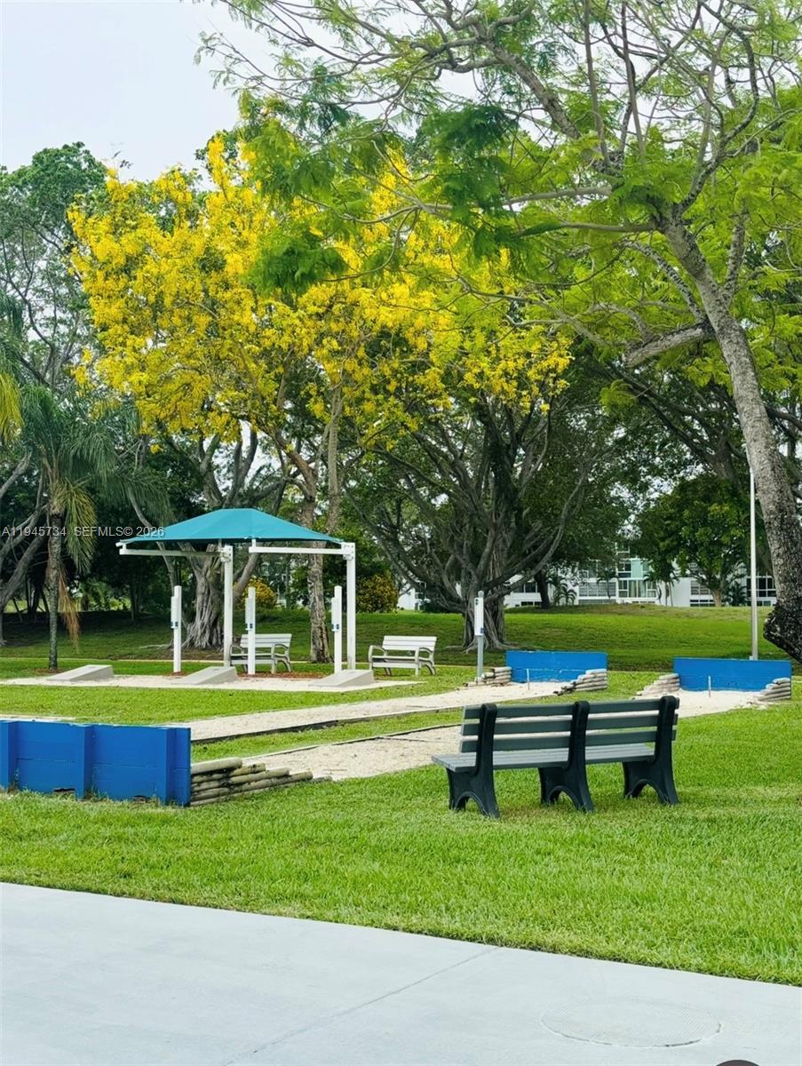 ELLESMERE B CONDO - Residential