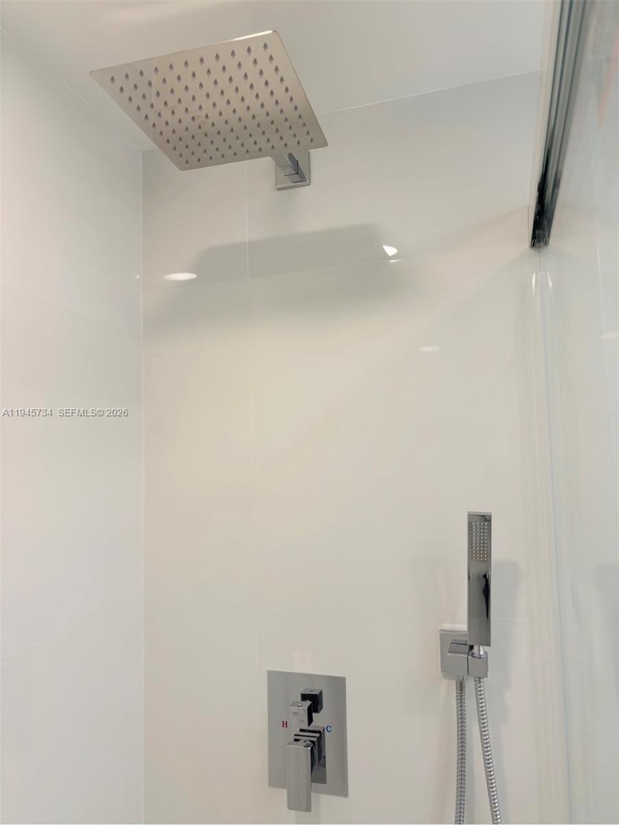 ELLESMERE B CONDO - Residential