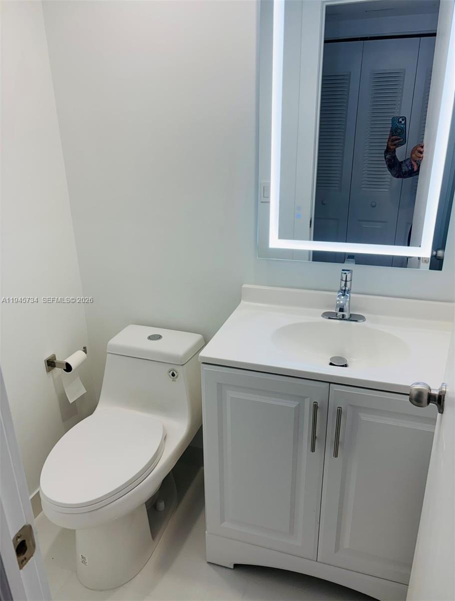 ELLESMERE B CONDO - Residential