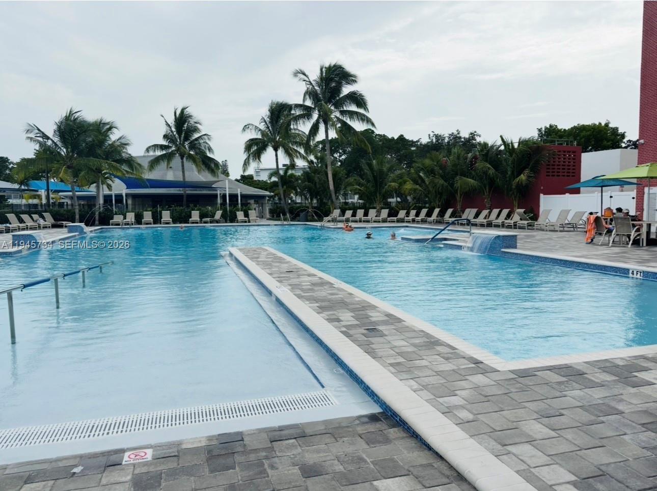 ELLESMERE B CONDO - Residential