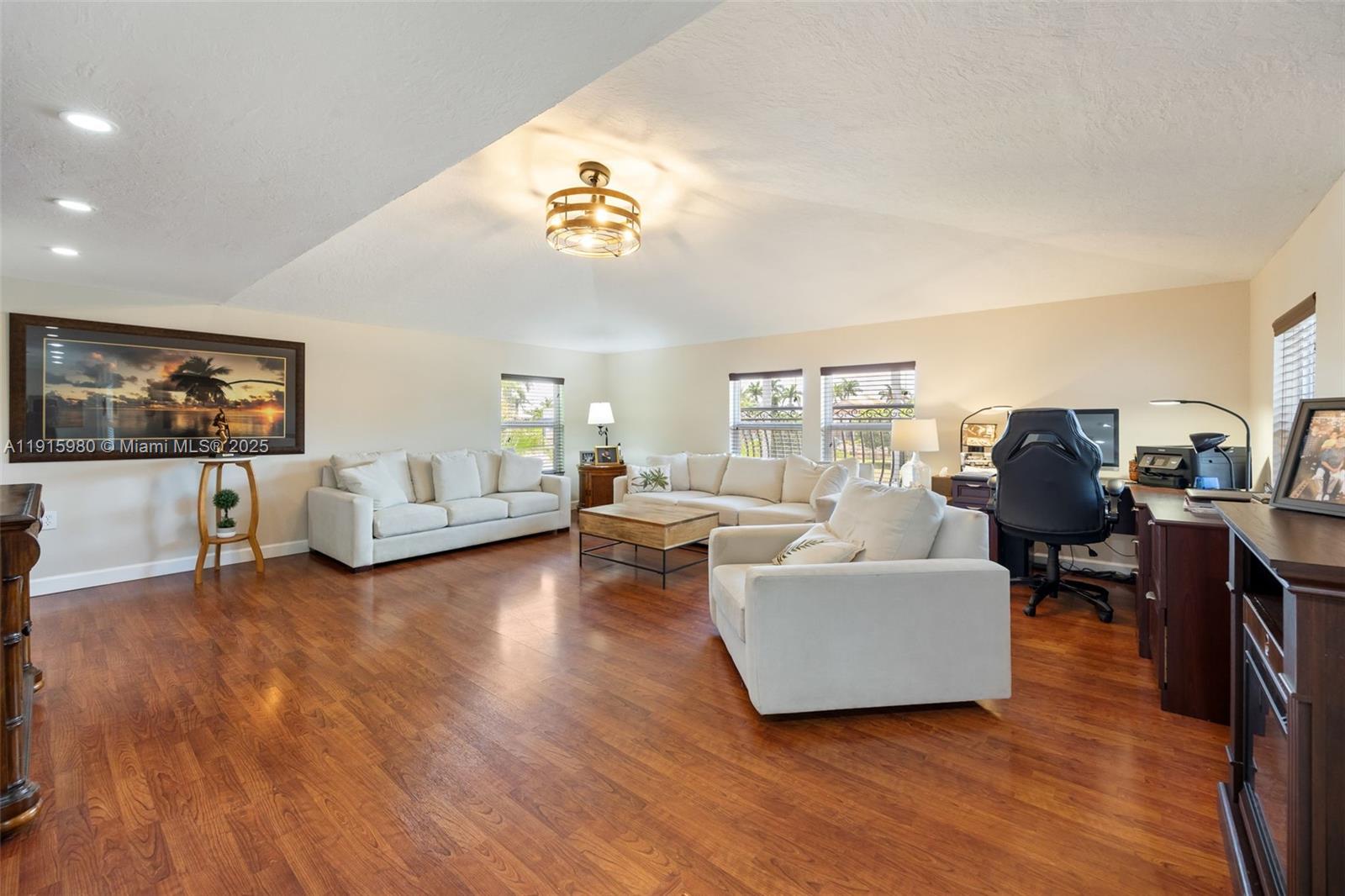 PALM ISLES - Residential