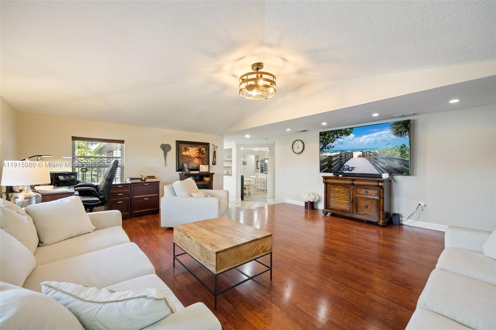 PALM ISLES - Residential