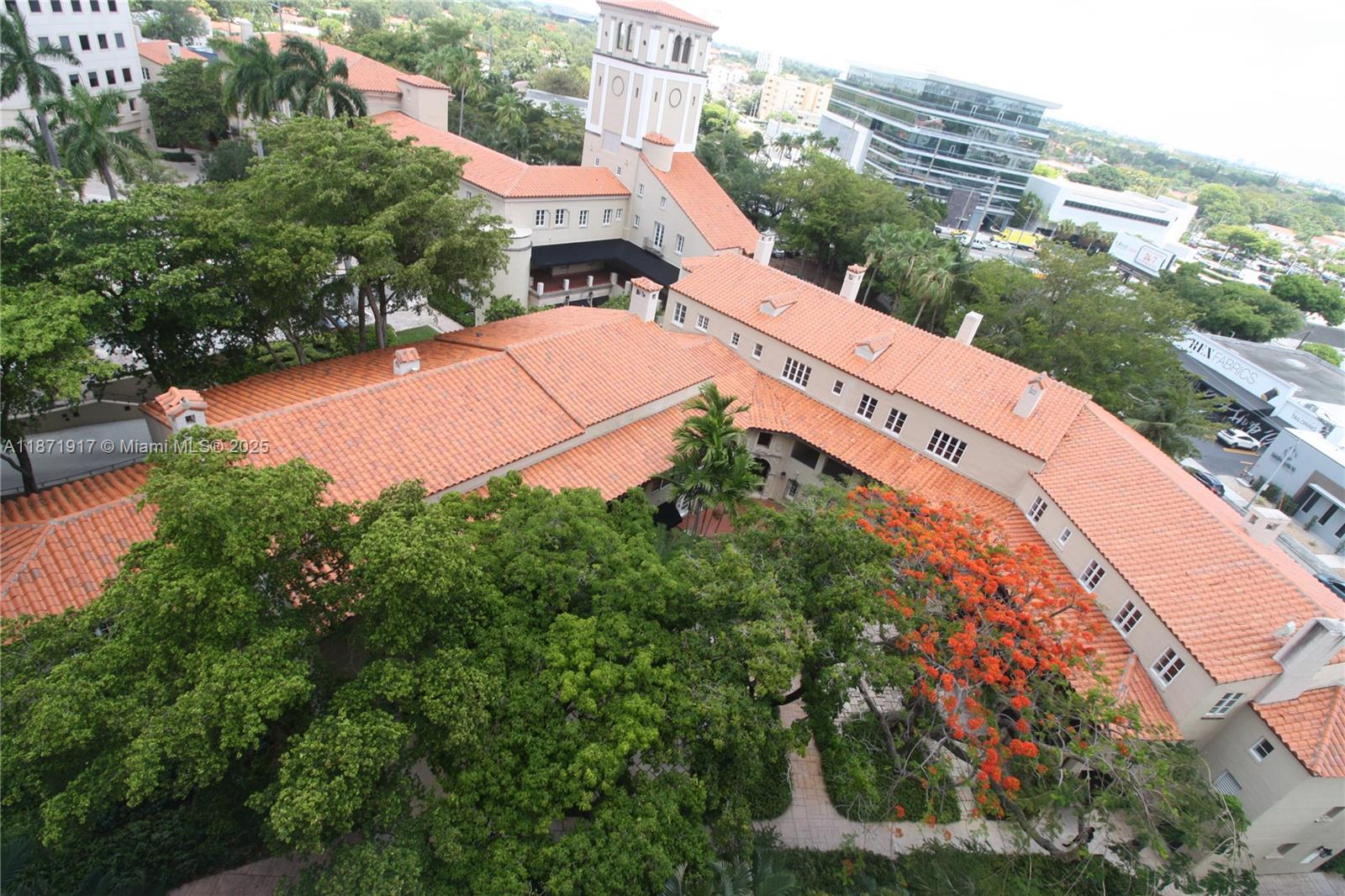 PUERTA DE PALMAS CONDO - Residential