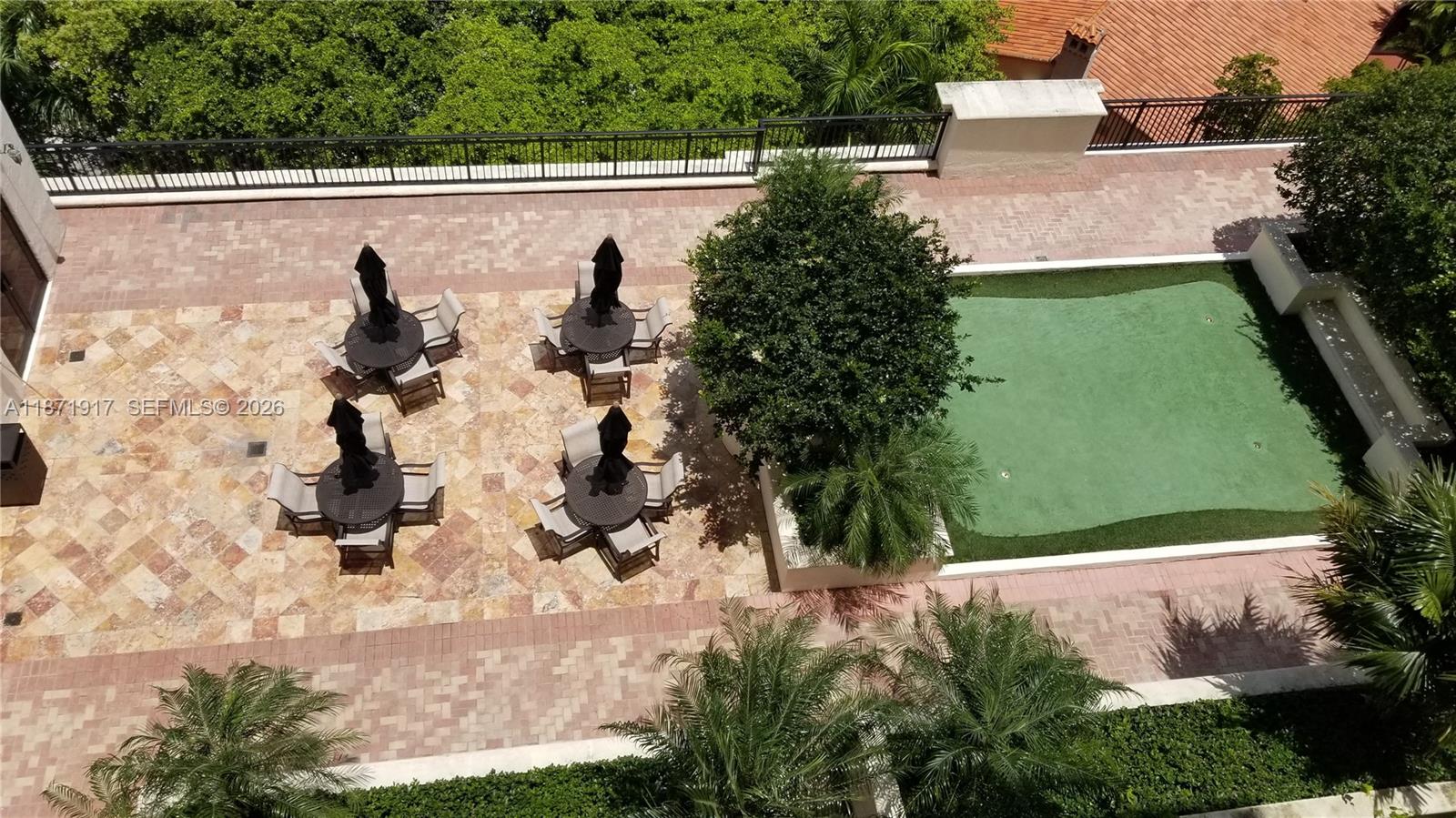 PUERTA DE PALMAS CONDO - Residential