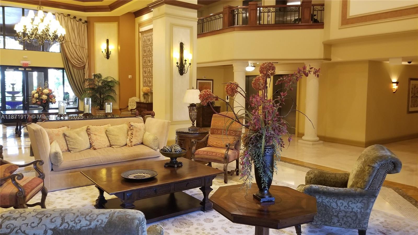 PUERTA DE PALMAS CONDO - Residential