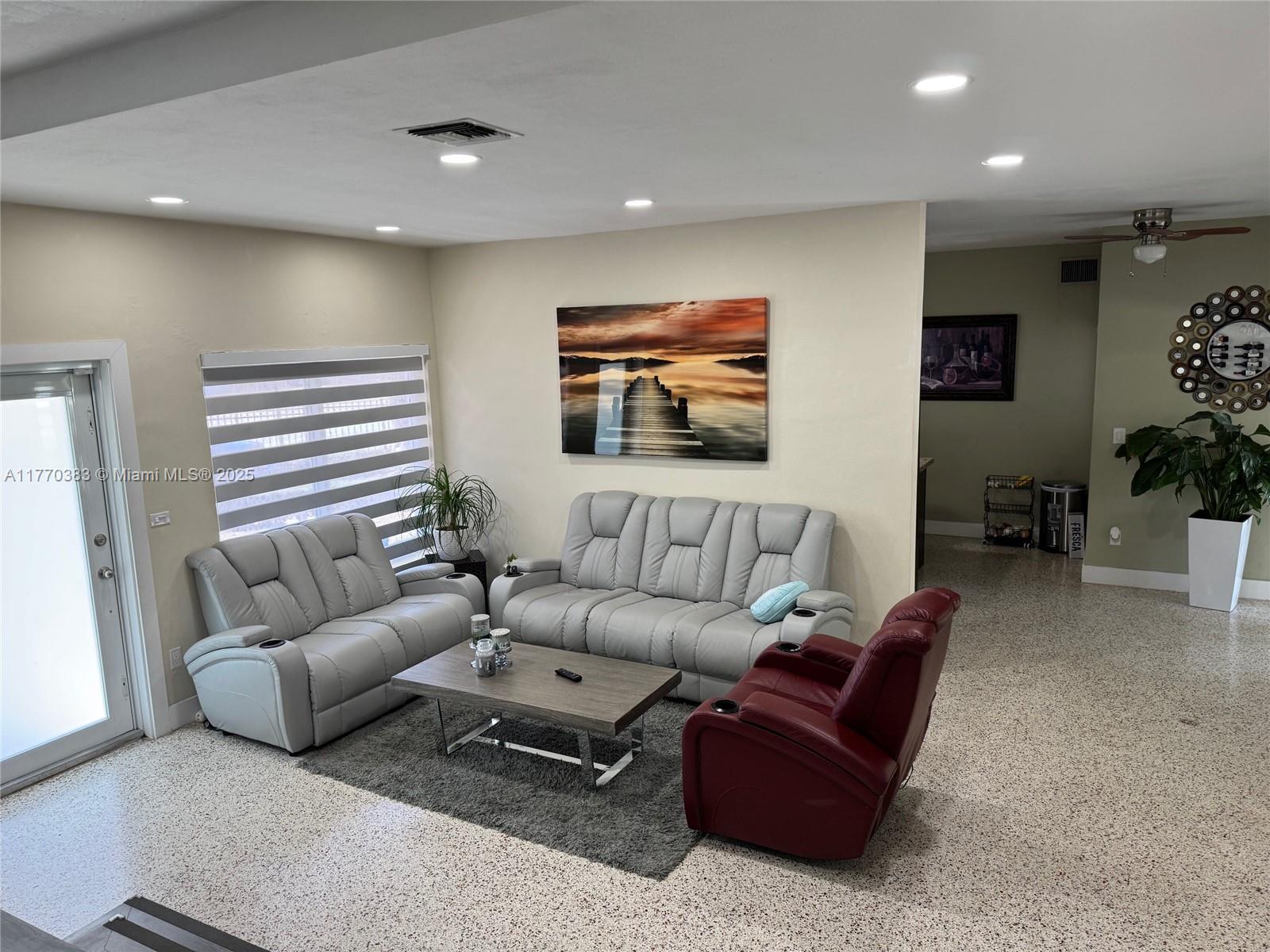 SO MIAMI HEIGHTS ADDN E - Residential