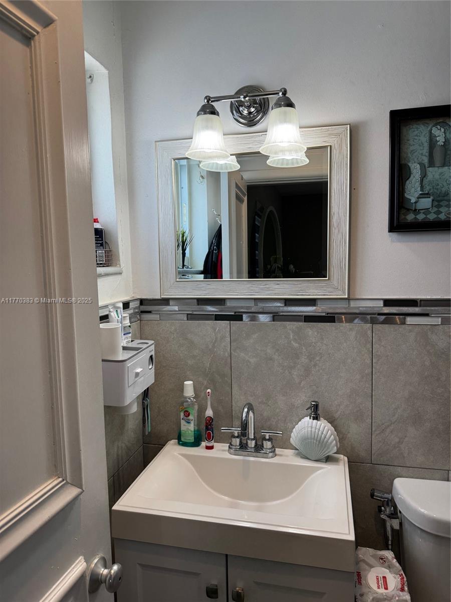 SO MIAMI HEIGHTS ADDN E - Residential