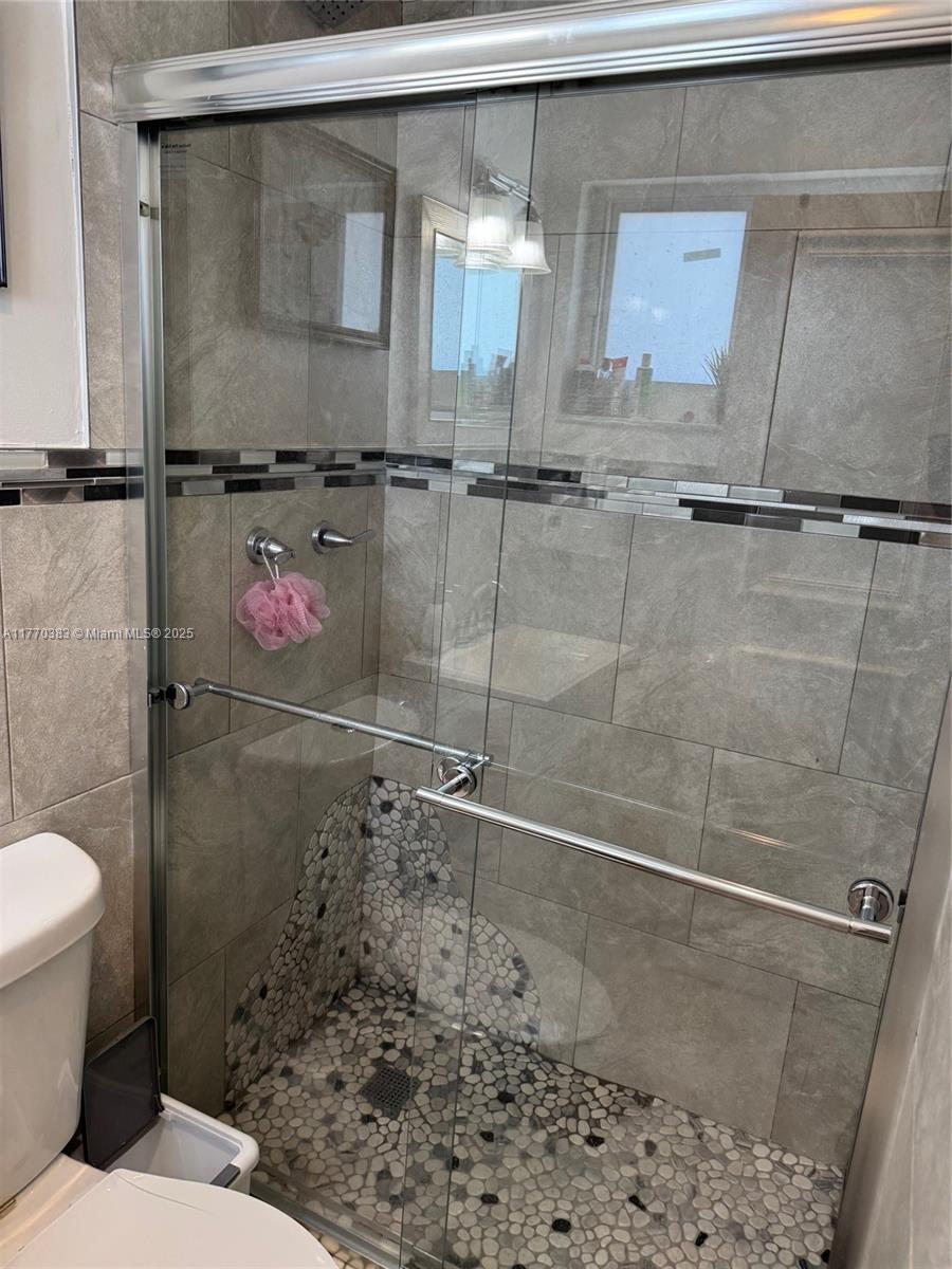 SO MIAMI HEIGHTS ADDN E - Residential