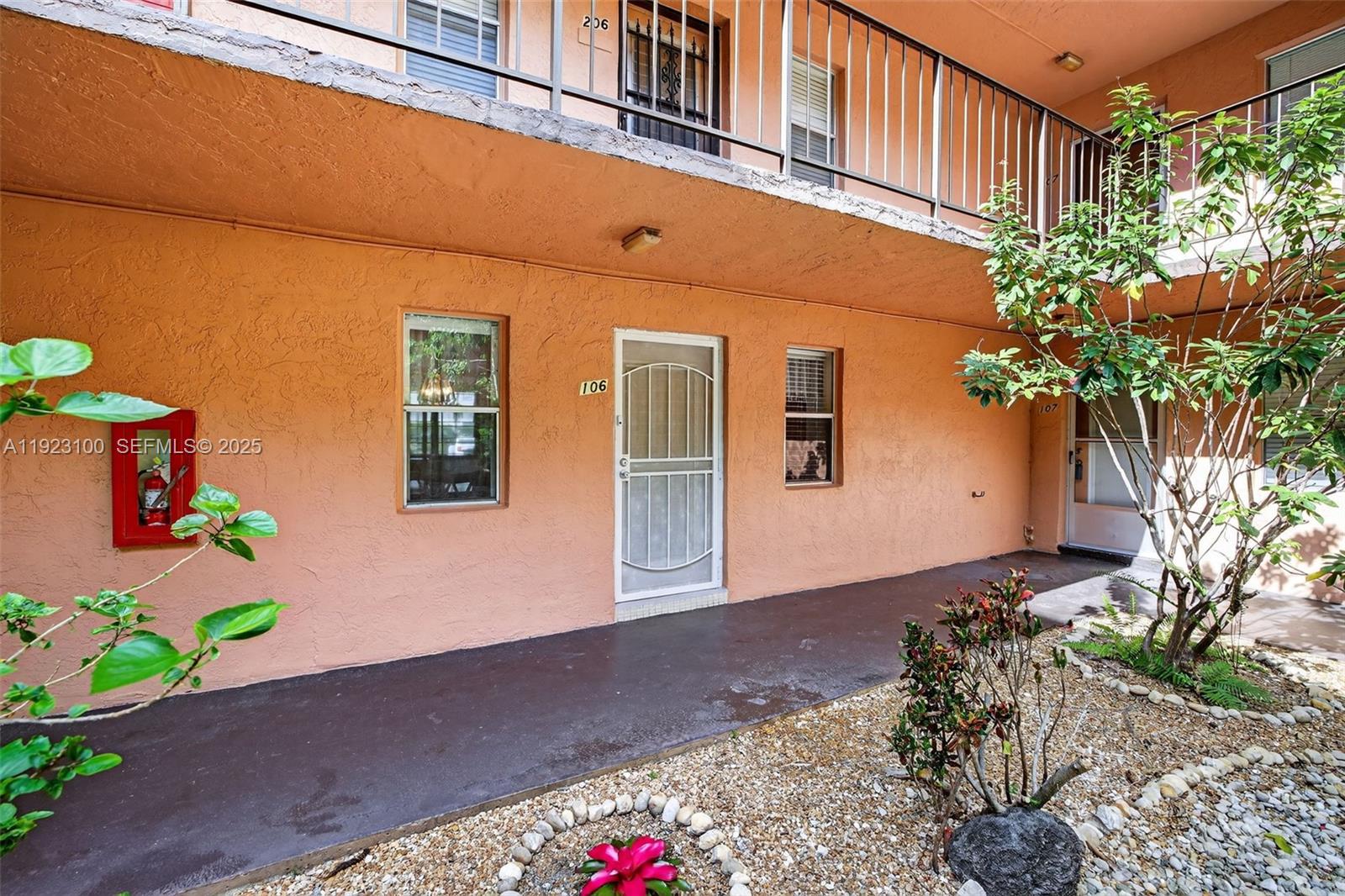 SOMERSET NO 4 CONDO - Residential