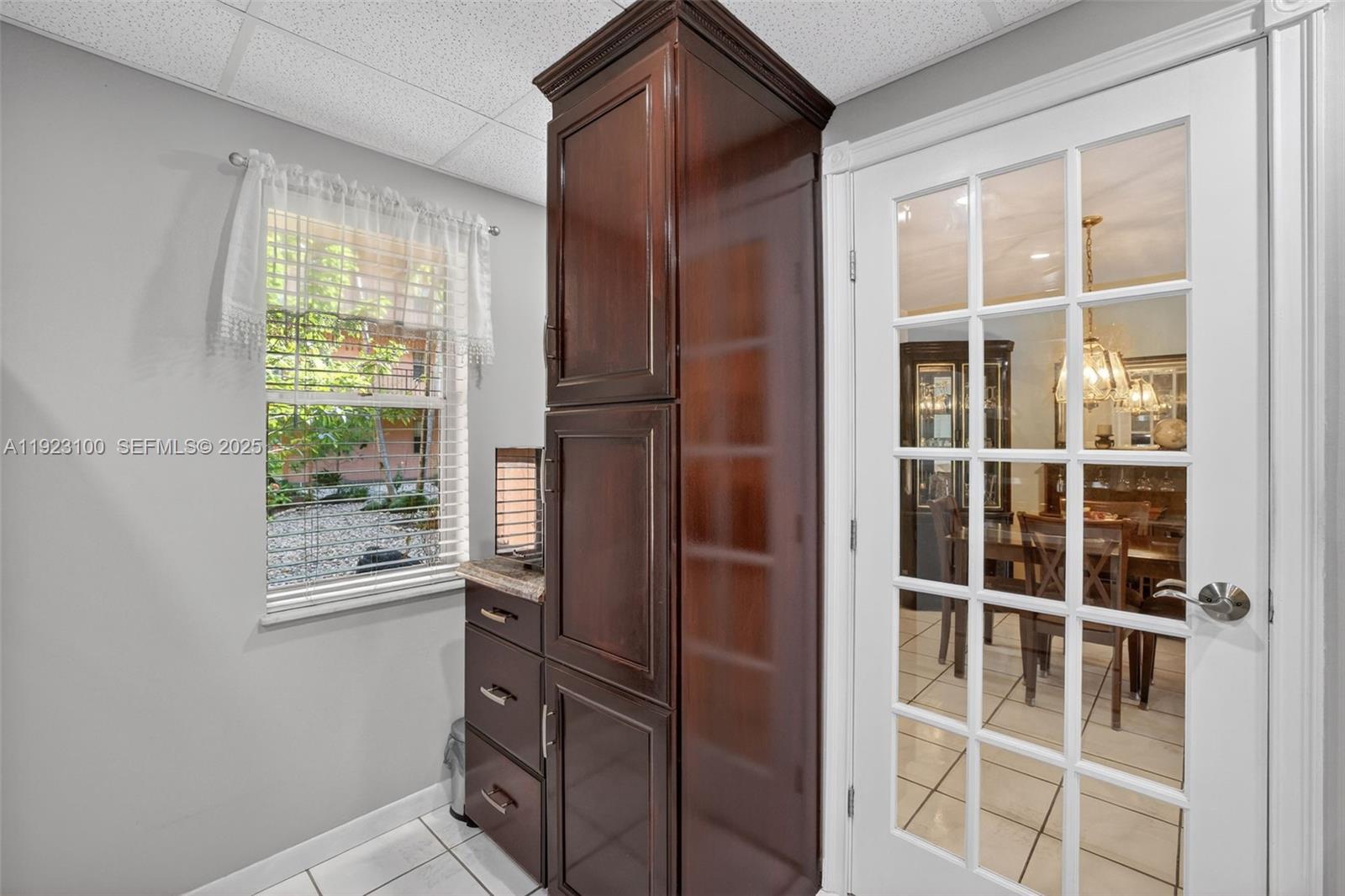 SOMERSET NO 4 CONDO - Residential