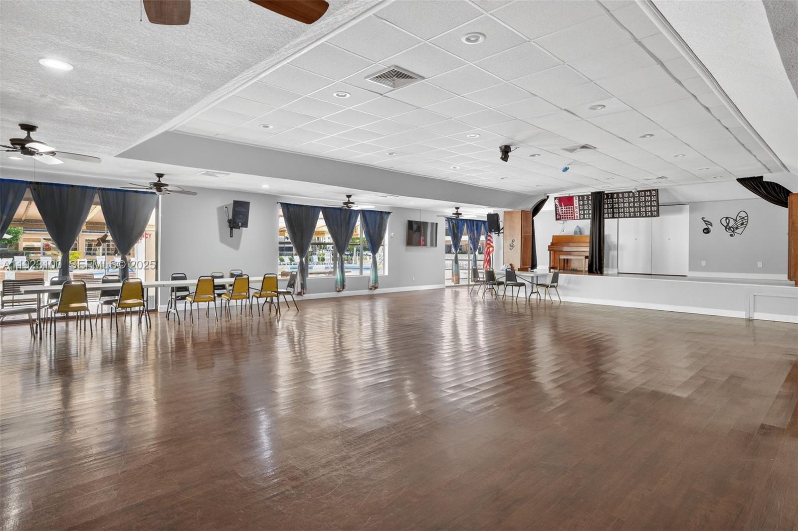 SOMERSET NO 4 CONDO - Residential