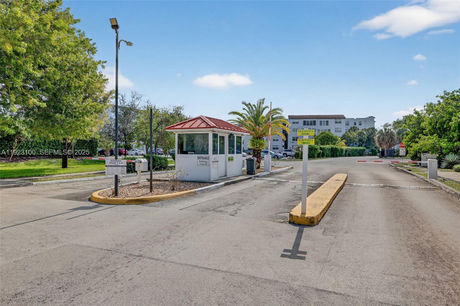 SOMERSET NO 4 CONDO - Residential