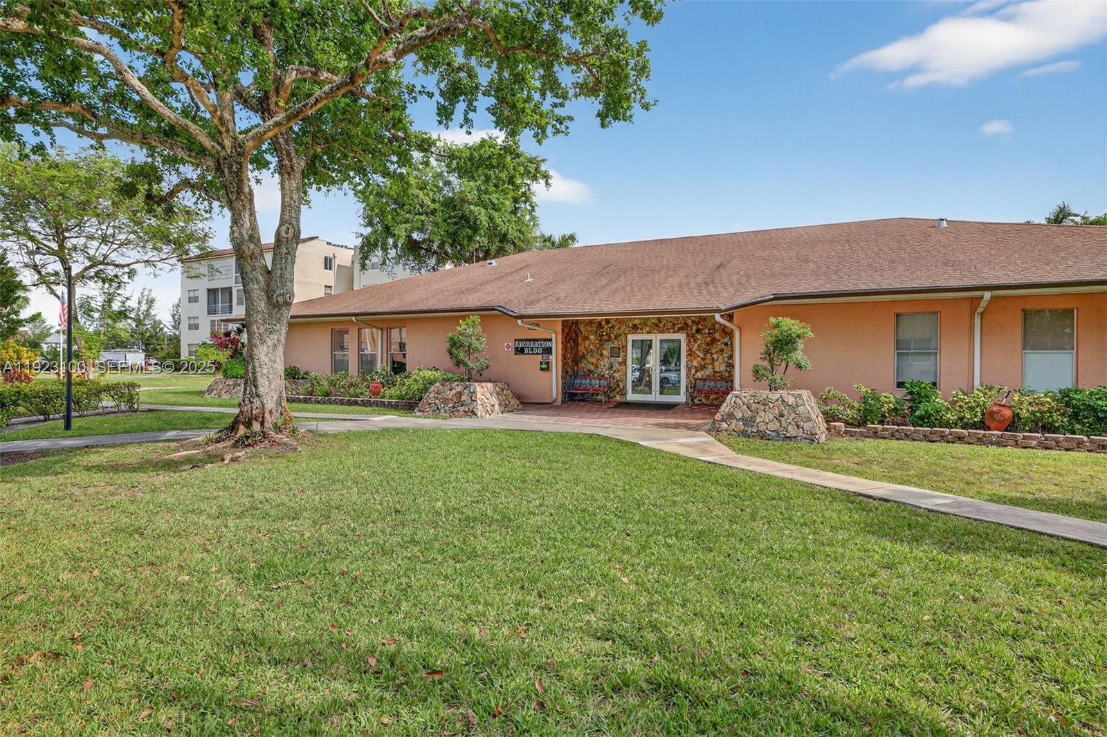 SOMERSET NO 4 CONDO - Residential