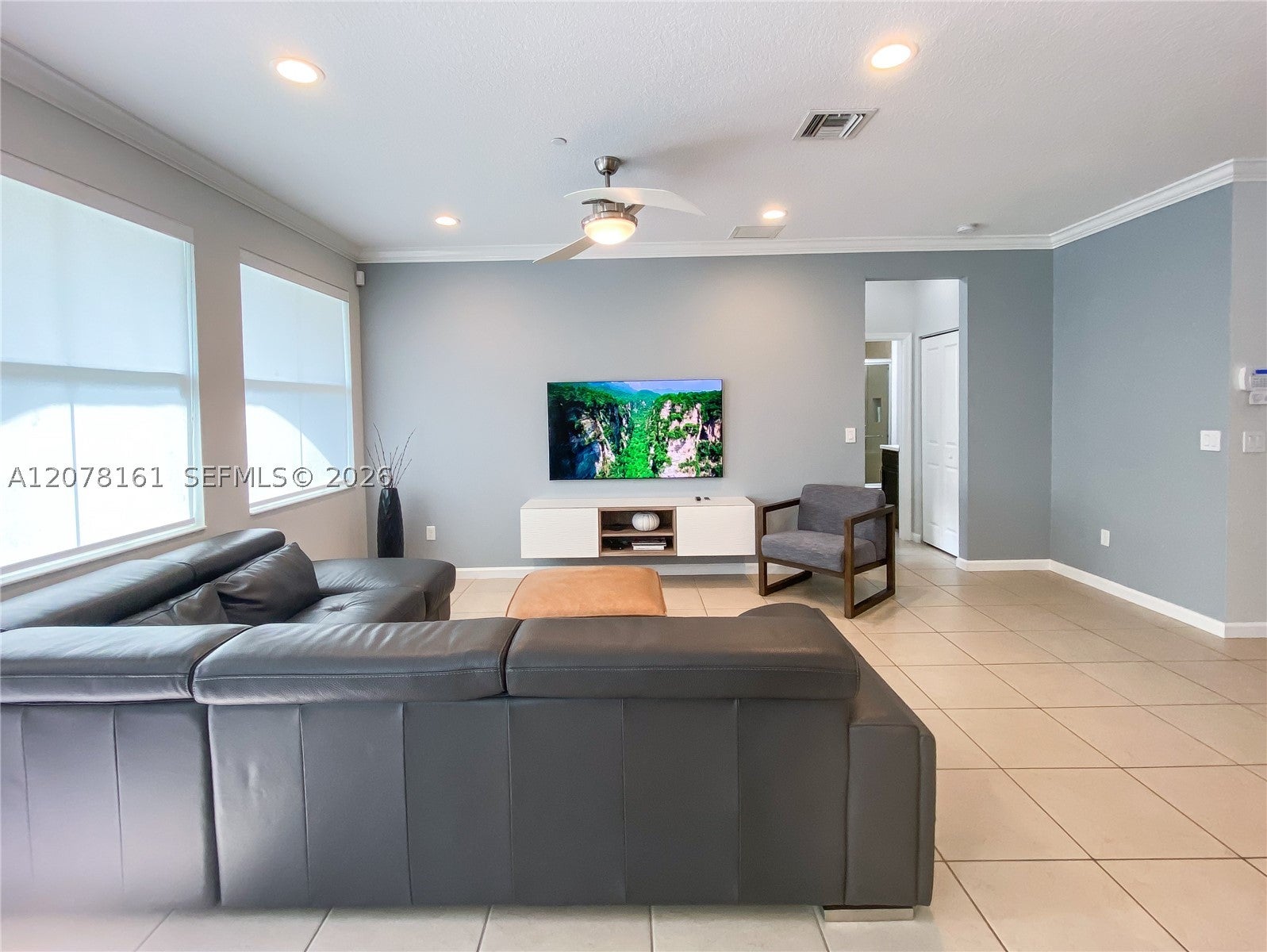 2958 St Thomas Dr 2958