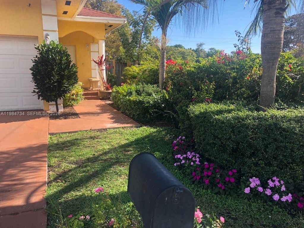 Photo of 1008 NW 2nd Ave, Hallandale Beach, FL 33009 (MLS # A11984734)