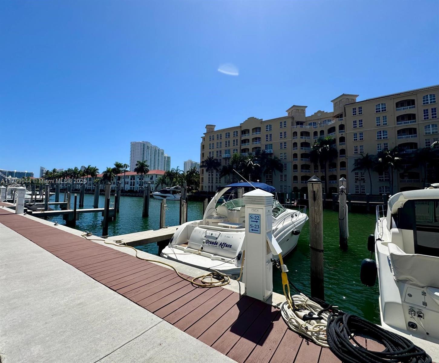 ARTECH RESIDENCES AT AVEN - Residential Lease