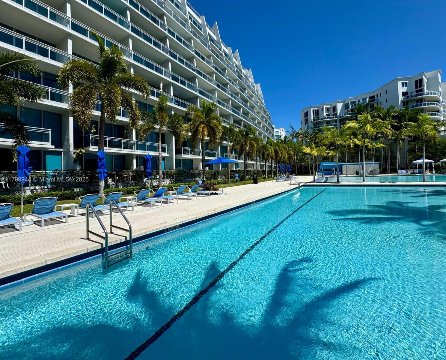 2950 Ne 188th St 149, Aventura, Miami-Dade County, Florida - 2 Bedrooms  
3 Bathrooms - 