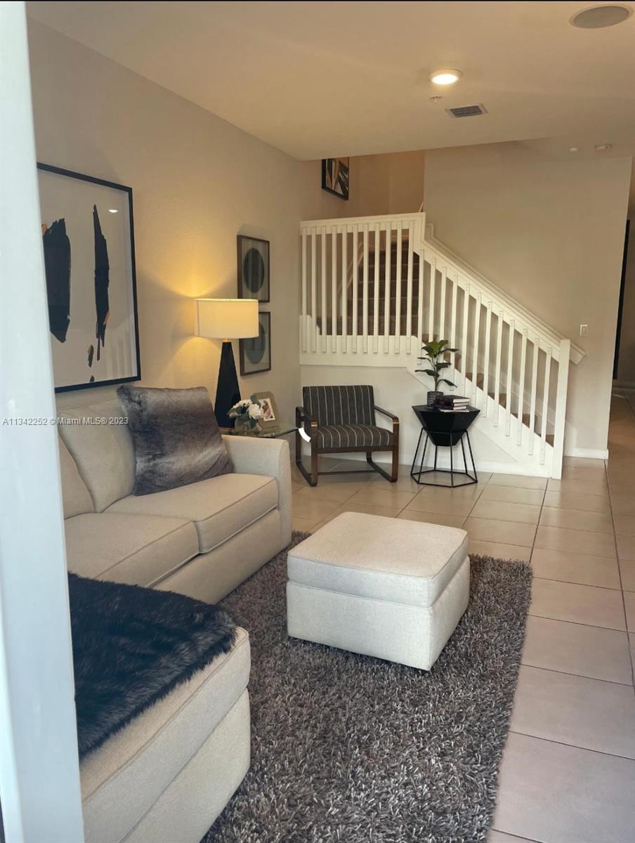 Photo 4 of 23 of 203 SW 159th Ter townhome